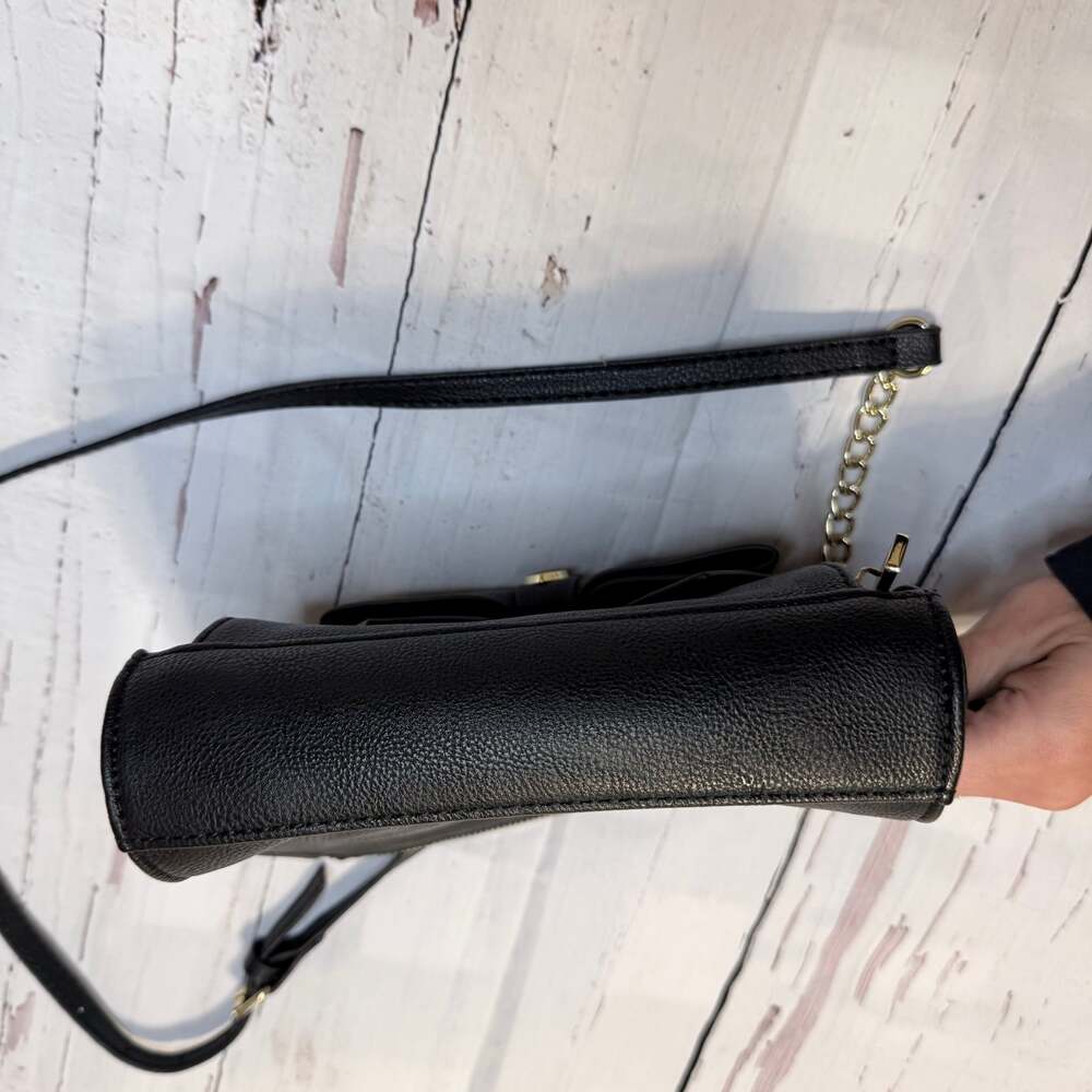 Betsey Johnson Black Bow Crossbody Bag Gold Chain Detail