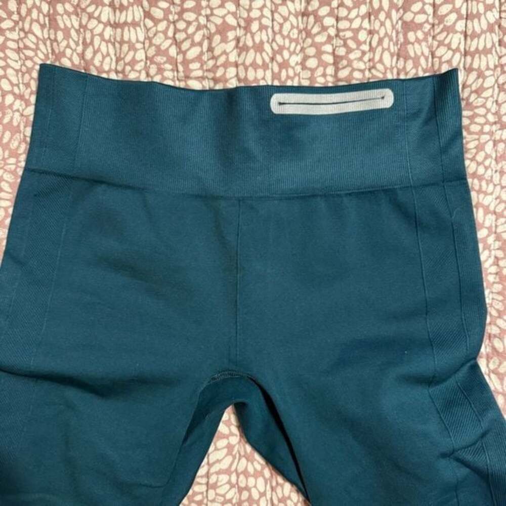 Under Armour Green Leggings Smooth Fabric Full-Length