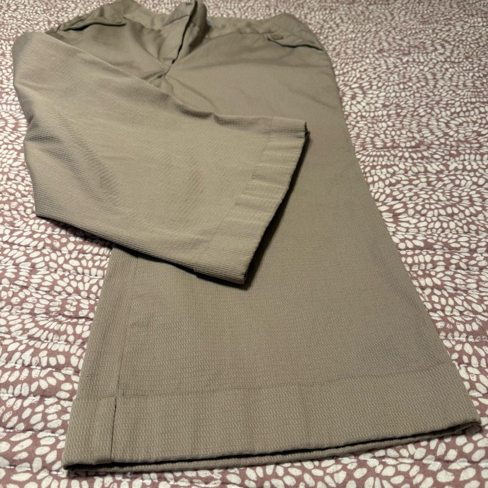 Worthington Tan Capris